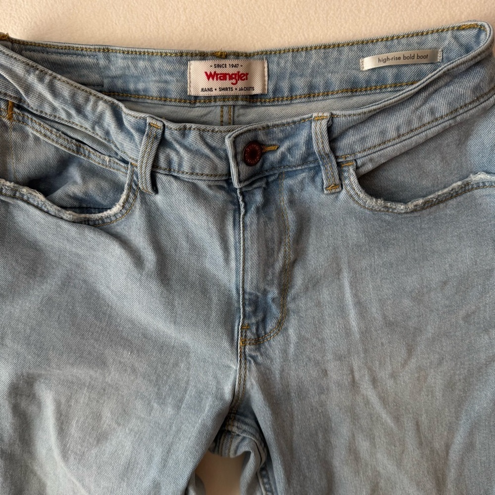 Wrangler Light Blue high-rise bold boot Women's Jeans 27x42 - Picture 2 of 5